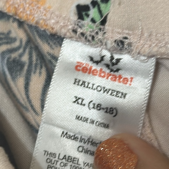 Adorable Monster PJs. Shorts and button down. Pockets! Size XL - Picture 6 of 7